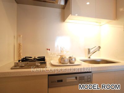 Kitchen ※Photo of the same layout on 17 floor. Decoration and fixture may differ.