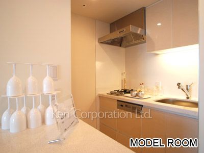 Kitchen ※Photo of the same layout on 17 floor. Decoration and fixture may differ.
