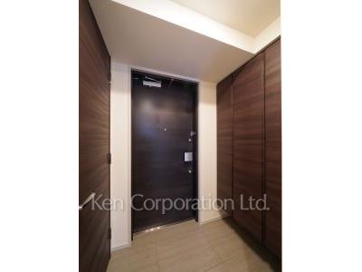 Entrance ※Photo of the same layout on 4 floor. Decoration and fixture may differ.