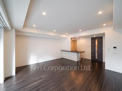 Living-Dining ※Photo of the same layout on 4 floor. Decoration and fixture may differ.