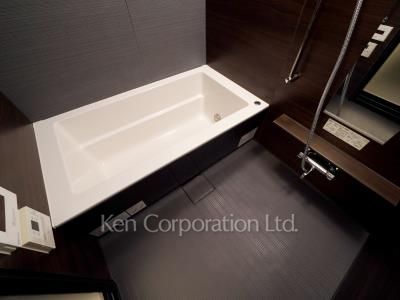 Bath ※Photo of the same layout on 4 floor. Decoration and fixture may differ.