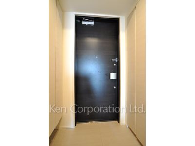 Entrance ※Photo of the same layout on 25 floor. Decoration and fixture may differ.