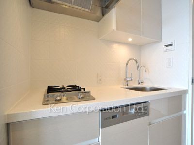 Kitchen ※Photo of the same layout on 25 floor. Decoration and fixture may differ.