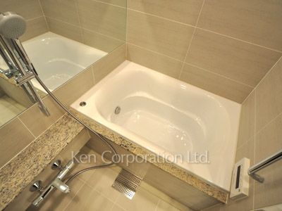 Bath ※Photo of the same layout on 25 floor. Decoration and fixture may differ.