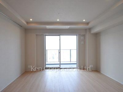 Living-Dining ※Photo of the same layout on 18 floor. Decoration and fixture may differ.