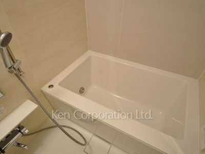 Bath ※Photo of the same layout on 18 floor. Decoration and fixture may differ.