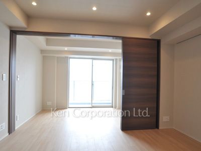Living-Dining ※Photo of the same layout on 18 floor. Decoration and fixture may differ.