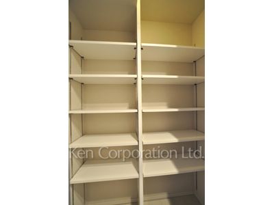 Closet ※Photo of the same layout on 18 floor. Decoration and fixture may differ.