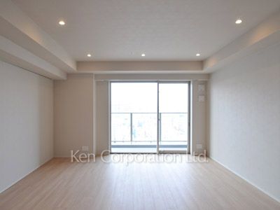 Living-Dining ※Photo of the same layout on 18 floor. Decoration and fixture may differ.