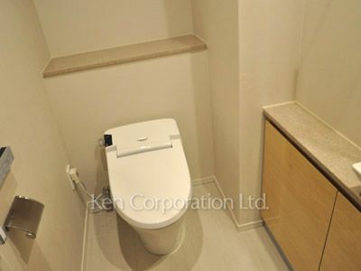 Lavatory ※Photo of the same layout on 18 floor. Decoration and fixture may differ.
