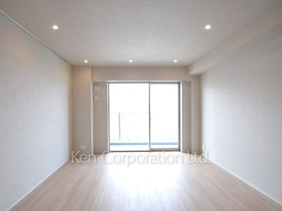 Living-Dining ※Photo of the same layout on 18 floor. Decoration and fixture may differ.