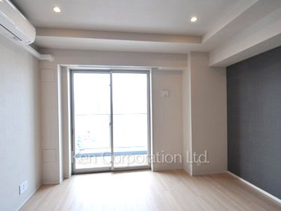 Bedroom ※Photo of the same layout on 18 floor. Decoration and fixture may differ.