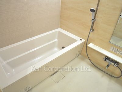Bath ※Photo of the same layout on 17 floor. Decoration and fixture may differ.