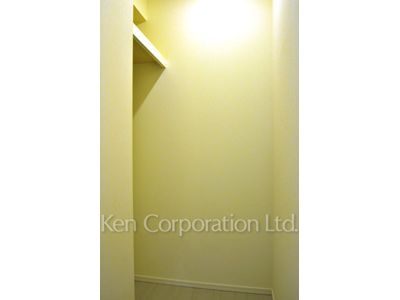 Closet ※Photo of the same layout on 17 floor. Decoration and fixture may differ.