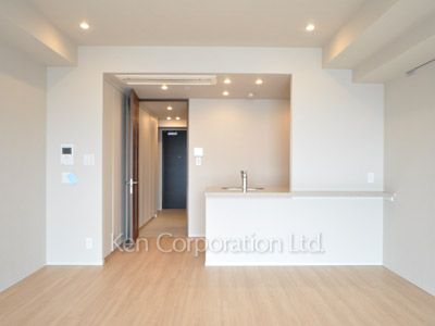 Living-Dining ※Photo of the same layout on 18 floor. Decoration and fixture may differ.