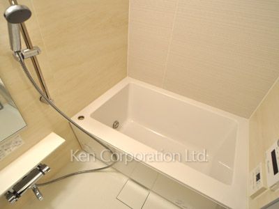 Bath ※Photo of the same layout on 18 floor. Decoration and fixture may differ.