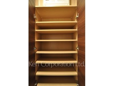 Closet ※Photo of the same layout on 18 floor. Decoration and fixture may differ.
