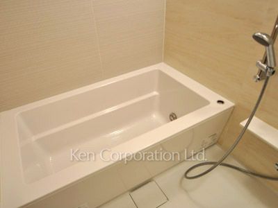 Bath ※Photo of the same layout on 18 floor. Decoration and fixture may differ.
