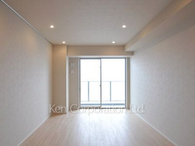 Living-Dining ※Photo of the same layout on 30 floor. Decoration and fixture may differ.