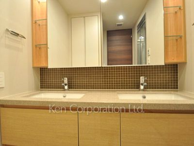 Powder Room ※Photo of the same layout on 30 floor. Decoration and fixture may differ.