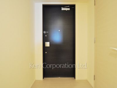 Entrance ※Photo of the same layout on 17 floor. Decoration and fixture may differ.