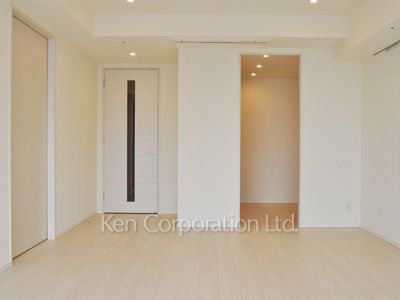 Living-Dining ※Photo of the same layout on 17 floor. Decoration and fixture may differ.
