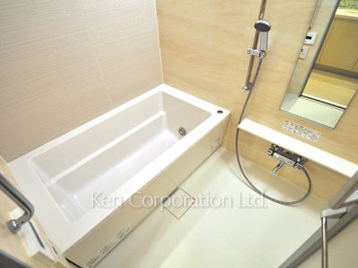 Bath ※Photo of the same layout on 17 floor. Decoration and fixture may differ.
