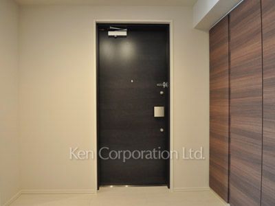 Entrance ※Photo of the same layout on 18 floor. Decoration and fixture may differ.