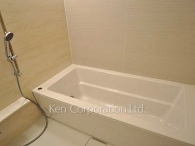 Bath ※Photo of the same layout on 18 floor. Decoration and fixture may differ.