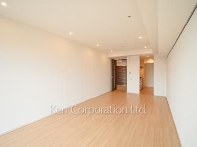 Living-Dining ※Photo of the same layout on 22 floor. Decoration and fixture may differ.