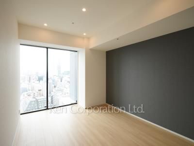 Master Bedroom ※Photo of the same layout on 22 floor. Decoration and fixture may differ.