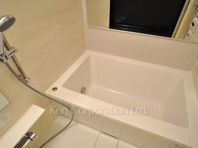 Bath ※Photo of the same layout on 18 floor. Decoration and fixture may differ.