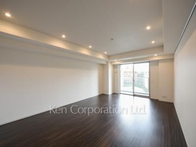 Living-Dining ※Photo of the same layout on 4 floor. Decoration and fixture may differ.