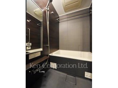 Bath ※Photo of the same layout on 4 floor. Decoration and fixture may differ.