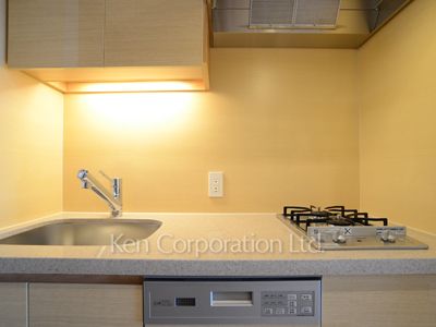 Kitchen ※Photo of the same layout on 18 floor. Decoration and fixture may differ.