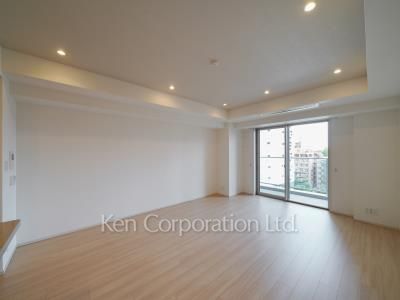 Living-Dining ※Photo of the same layout on 6 floor. Decoration and fixture may differ.