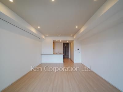 Living-Dining ※Photo of the same layout on 6 floor. Decoration and fixture may differ.