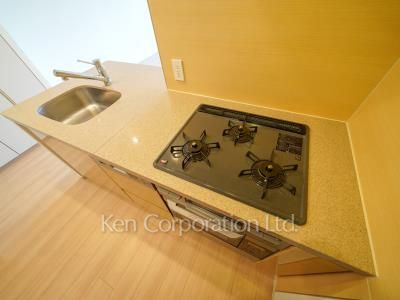 Kitchen ※Photo of the same layout on 6 floor. Decoration and fixture may differ.
