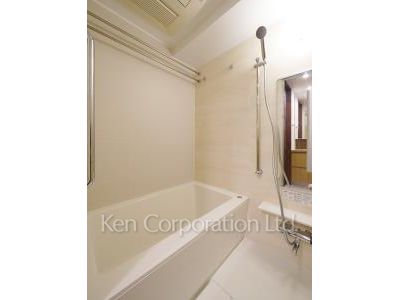 Bath ※Photo of the same layout on 6 floor. Decoration and fixture may differ.