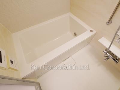 Bath ※Photo of the same layout on 6 floor. Decoration and fixture may differ.