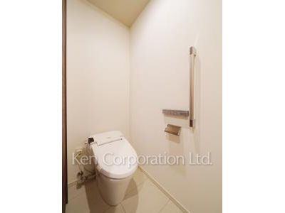 Lavatory ※Photo of the same layout on 6 floor. Decoration and fixture may differ.