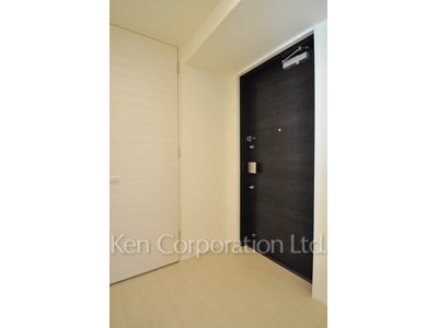 Entrance ※Photo of the same layout on 17 floor. Decoration and fixture may differ.