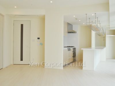 Living-Dining ※Photo of the same layout on 17 floor. Decoration and fixture may differ.