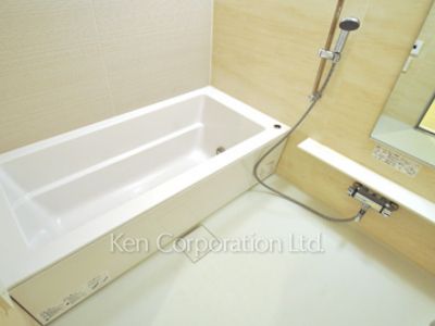 Bath ※Photo of the same layout on 17 floor. Decoration and fixture may differ.