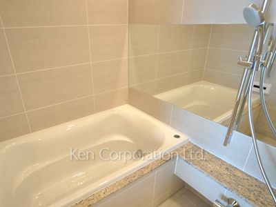 Bath ※Photo of the same layout on 29 floor. Decoration and fixture may differ.