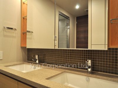 Powder Room ※Photo of the same layout on 30 floor. Decoration and fixture may differ.
