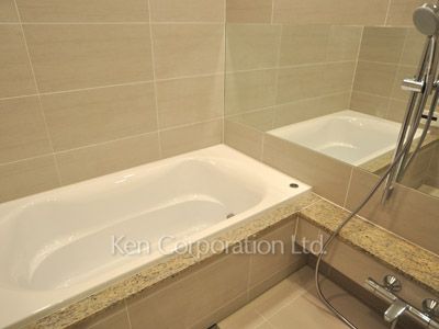 Bath ※Photo of the same layout on 30 floor. Decoration and fixture may differ.