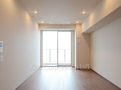 Living-Dining ※Photo of the same layout on 31 floor. Decoration and fixture may differ.