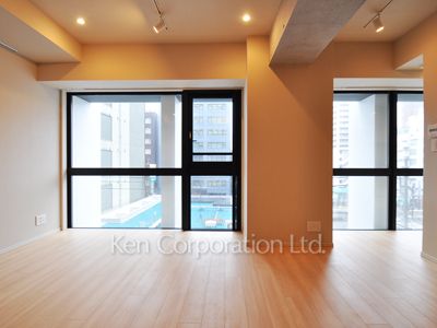 Living-Dining ※Photo of the same layout on 4 floor. Decoration and fixture may differ.