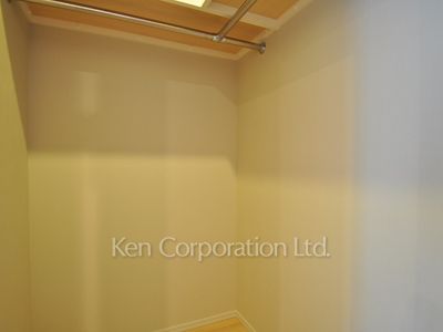 Closet ※Photo of the same layout on 4 floor. Decoration and fixture may differ.